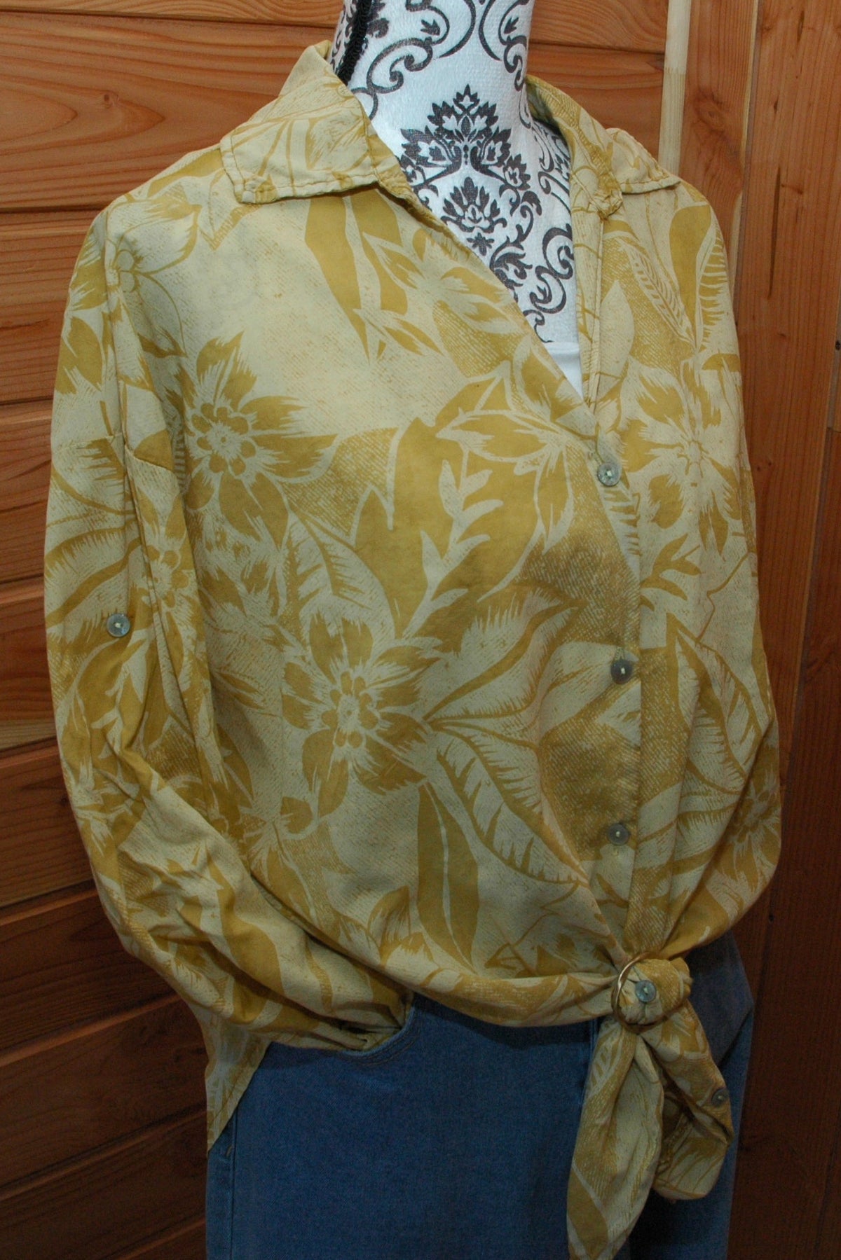 Chemise imprimée fleurs jaunes